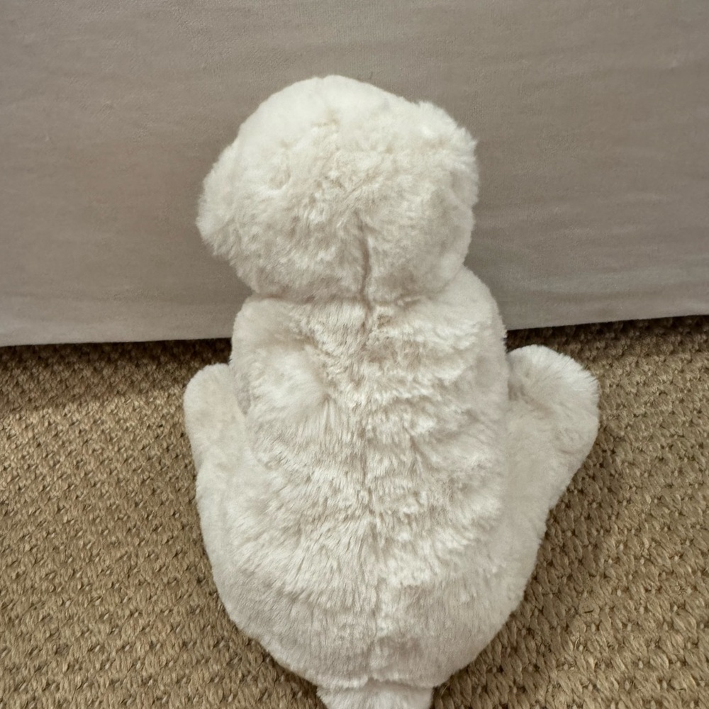 Jellycat MEDIUM PERRY POLAR BEAR - Retired - Authentic.nwot - Picture 4 of 6